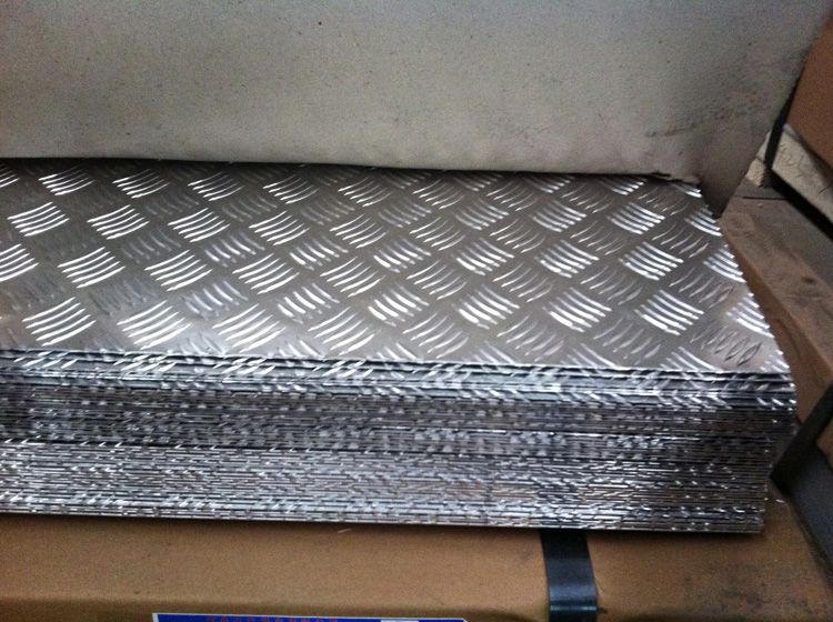 Spécification de la feuille d'aluminium en relief stuc