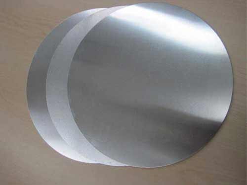 Círculo de aluminio para utensilios de cocina.